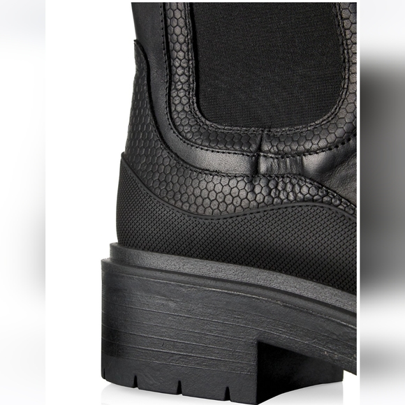 Edgy Sam Edelman Water Repellent Black Leather Chelsea Boots - Picture 11 of 14